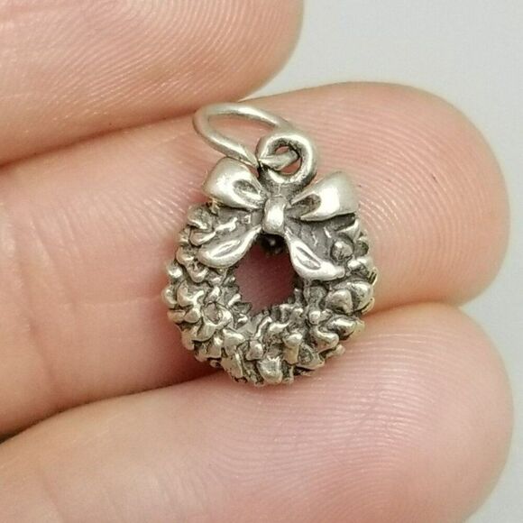 Vintage Sterling Silver Tiny Christmas Wreath Charm Pendant, Winter Holiday - Picture 1 of 8